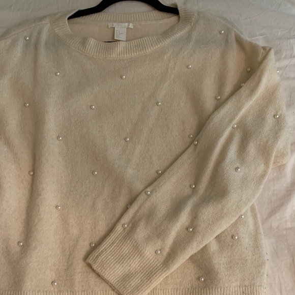 Cream sweater with Pearl detailing - Picture 1 of 1